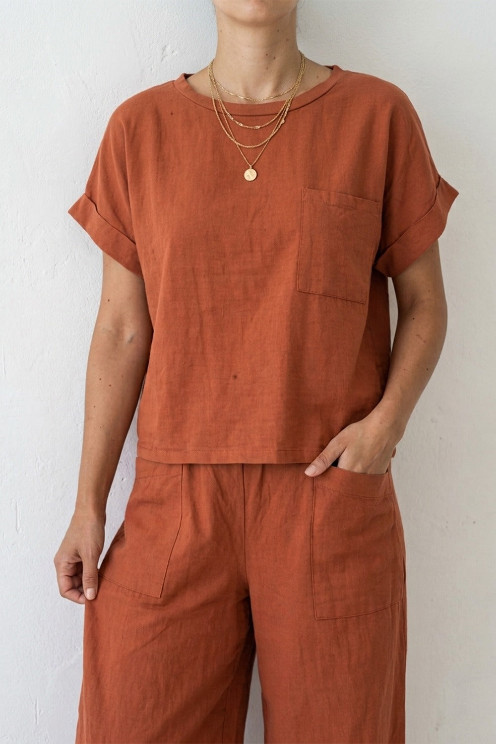 Βαμβακερό t-shirt με τσέπη σε Εκρού - Silla Jo