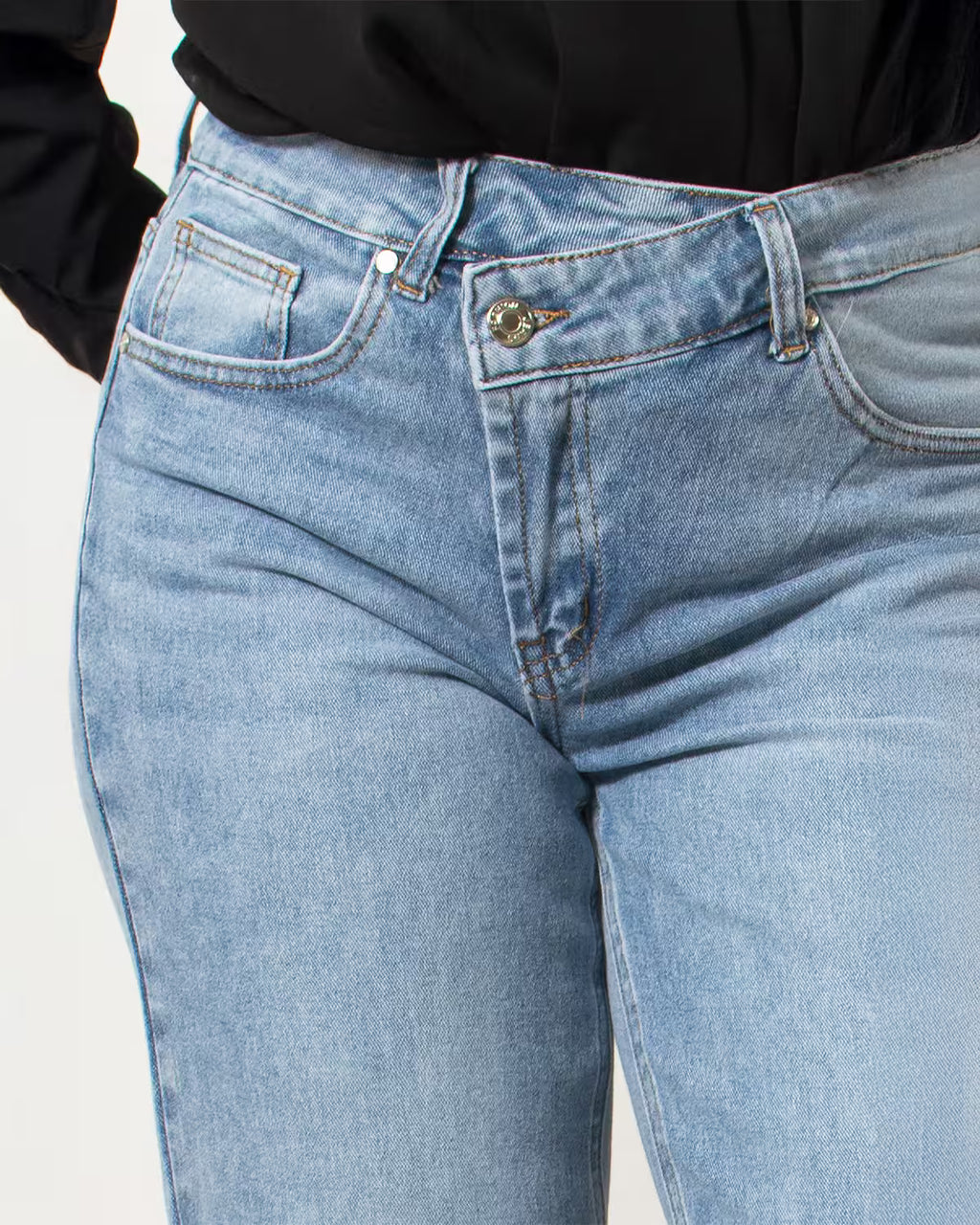 Τζιν παντελόνι με σταυρωτή μέση