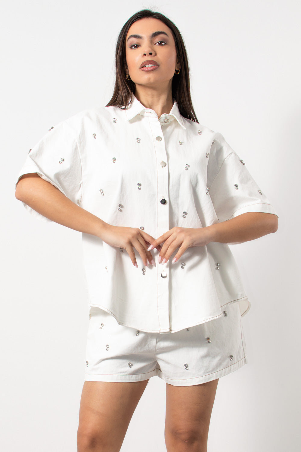 Λευκό denim co-ord set πουκαμίσα/σορτς oversized από τη Silla Jo.