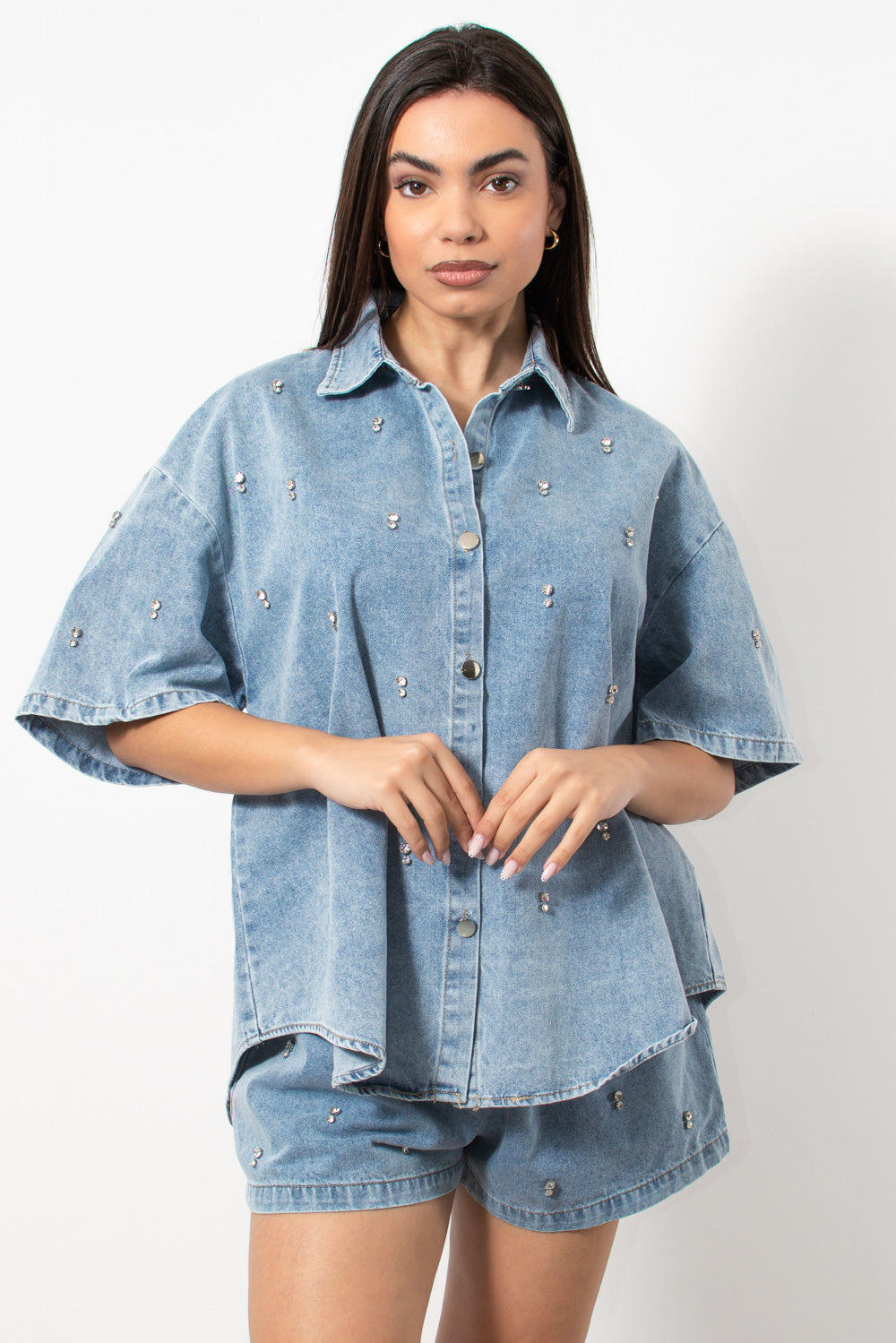 Σιέλ denim co-ord set πουκαμίσα/σορτς oversized από τη Silla Jo.