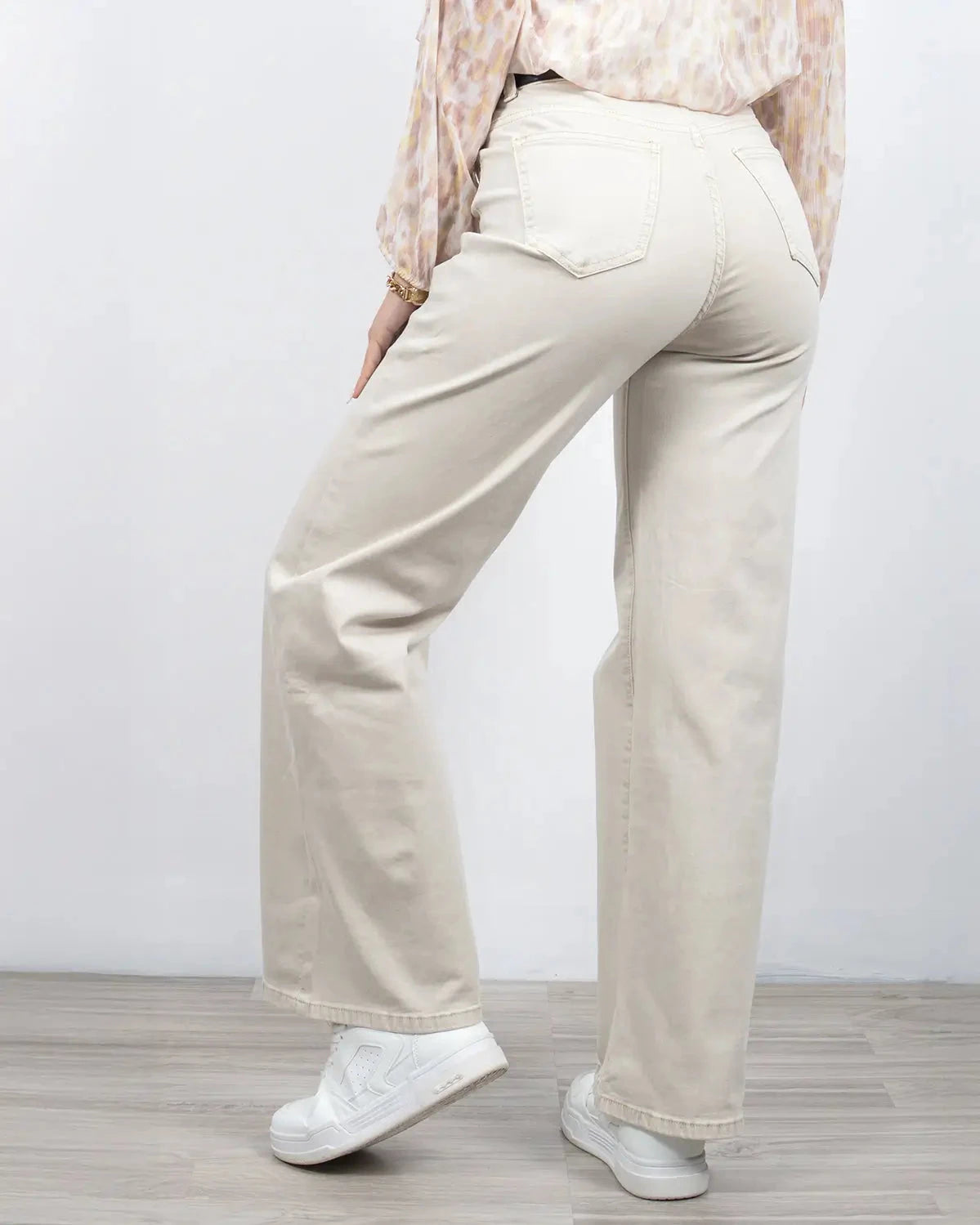 Παντελόνι ίσιο ψηλόμεσο σε κρεμ