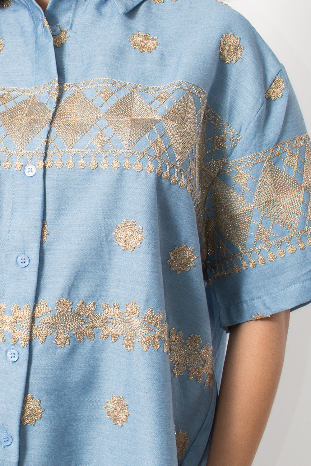 Κεντημένο κοντομάνικο πουκάμισο