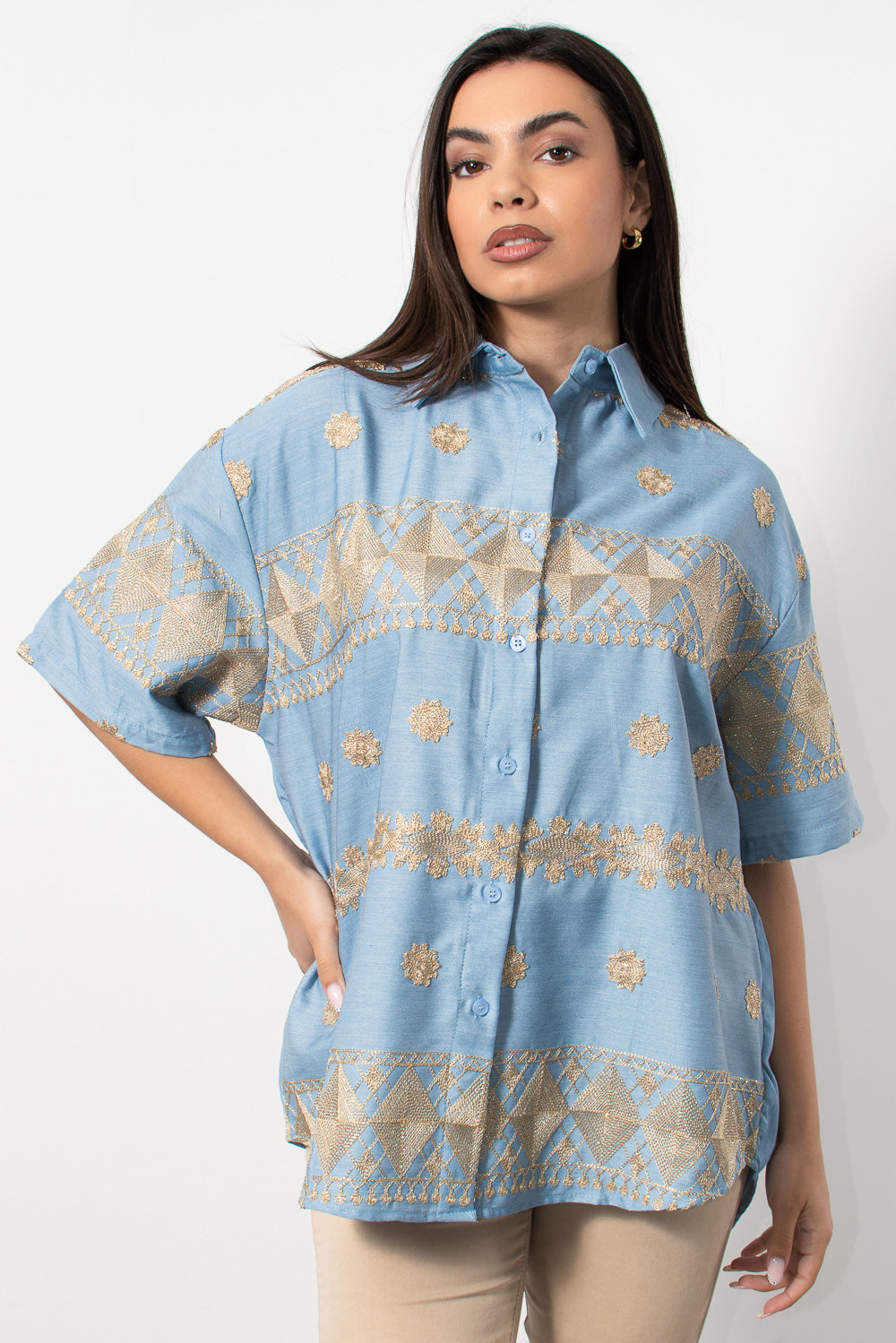 Κεντημένο κοντομάνικο πουκάμισο