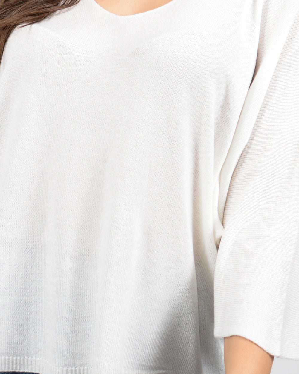 Πλεκτό τοπ νυχτερίδα σε λευκό