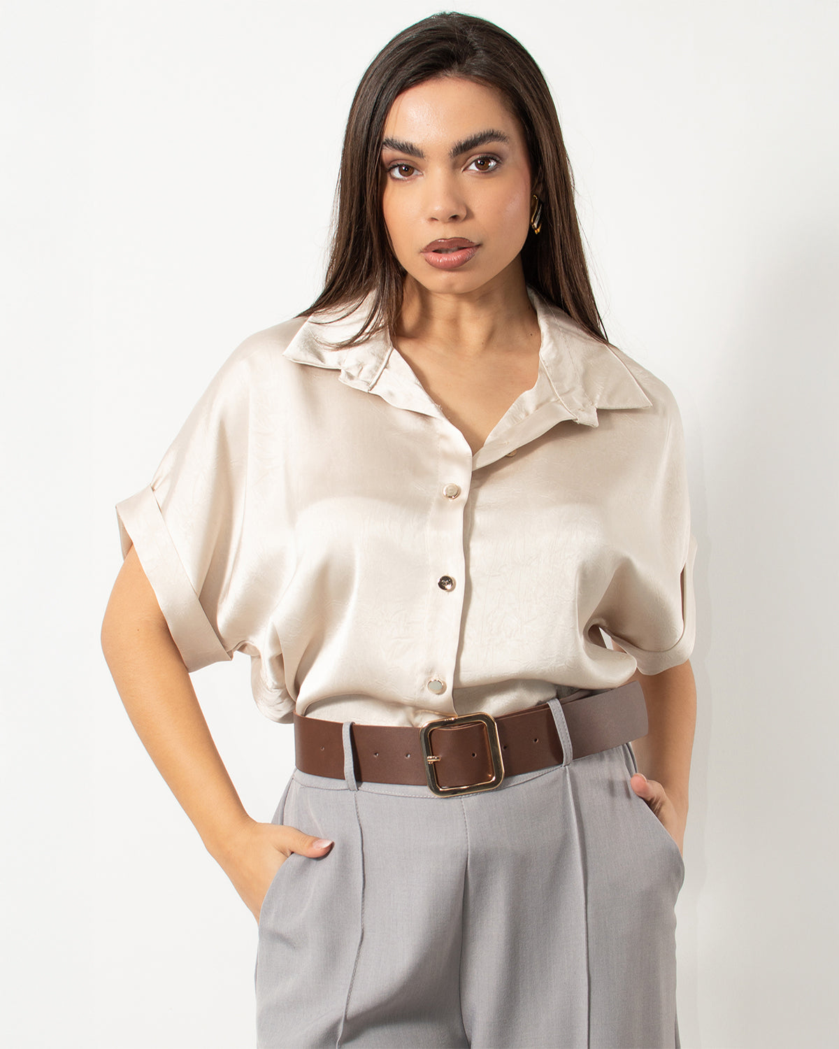 Κοντομάνικο πουκάμισο σε Κρεμ από τη Silla Jo, τέλειο για κάθε περίσταση!