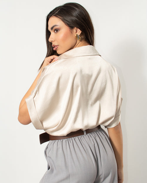 Κοντομάνικο πουκάμισο σε κρεμ από τη Silla Jo - ιδανικό για κάθε περίσταση!