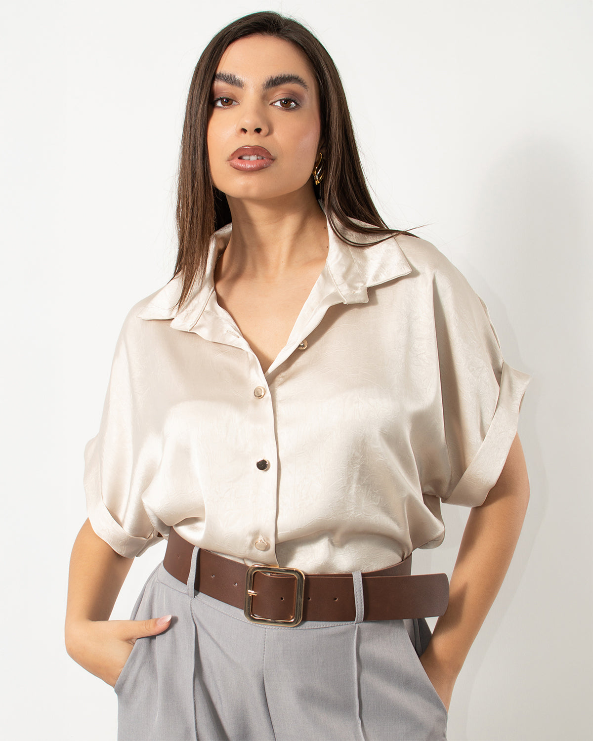 Κοντομάνικο πουκάμισο σε κρεμ από τη Silla Jo, ιδανικό για κάθε casual εμφάνιση!