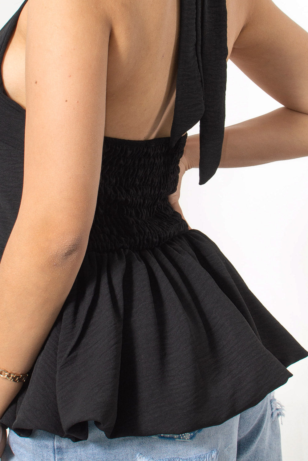 Τοπ halterneck peplum ελαστικό σε Μαύρο — Silla Jo