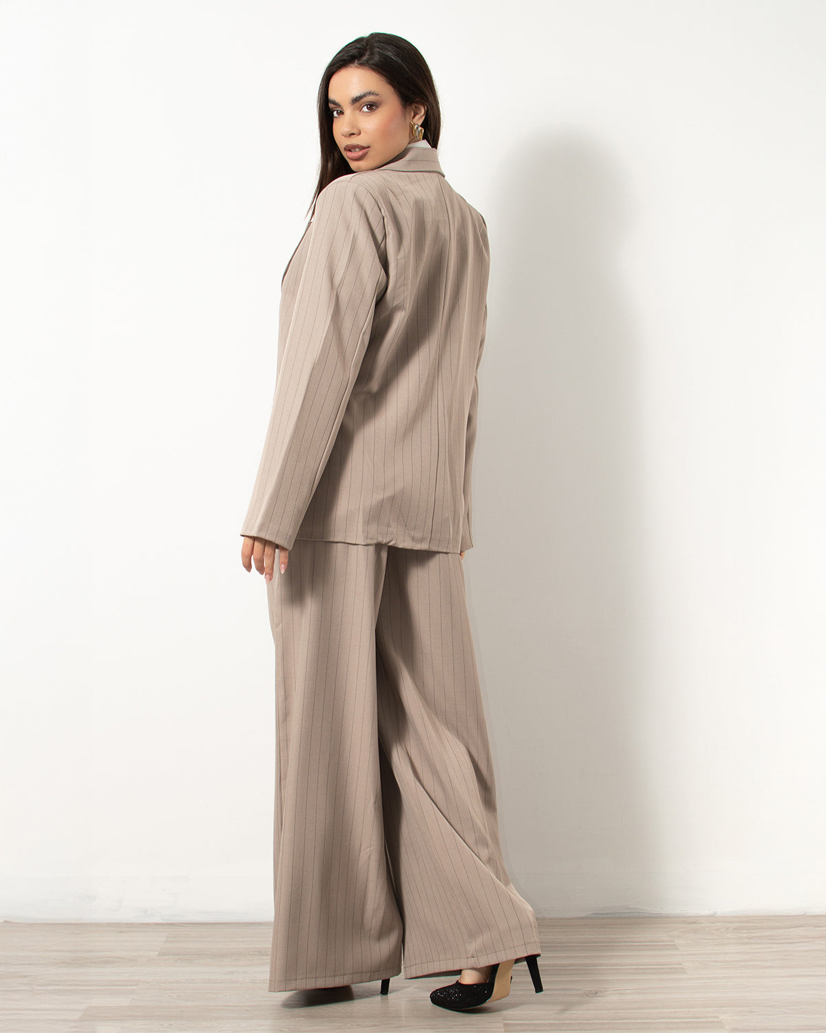 Oversized κοστούμι ρίγες σε μπεζ από τη Silla Jo.