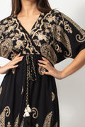 Μαύρο boho μακρύ φόρεμα με κέντημα από τη Silla Jo.