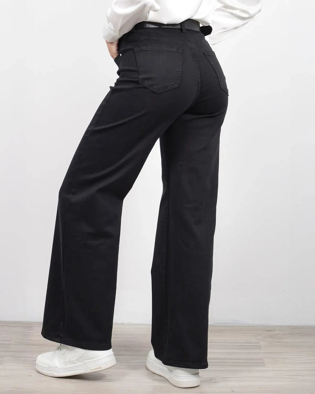 Παντελόνι ίσιο ψηλόμεσο σε μαύρο