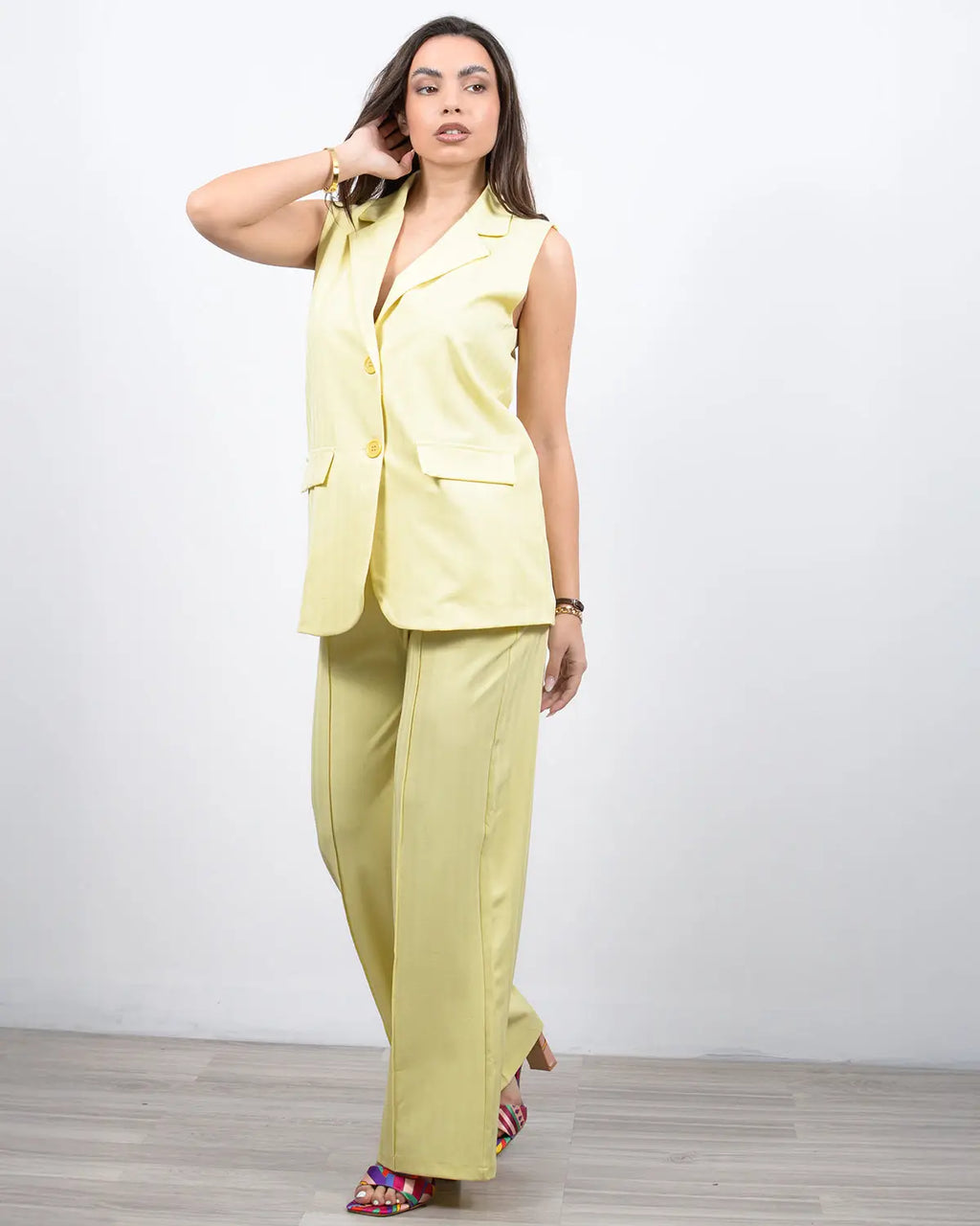 Γυναικείο σετ γιλέκο και παντελόνα σε κίτρινο
