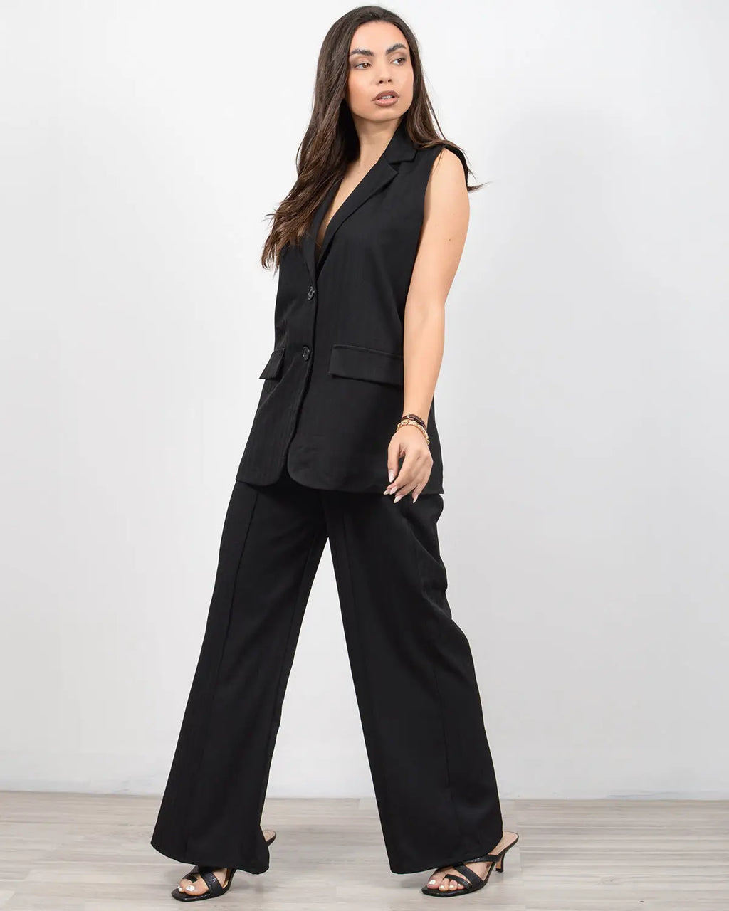 Γυναικείο σετ γιλέκο και παντελόνα σε μαύρο