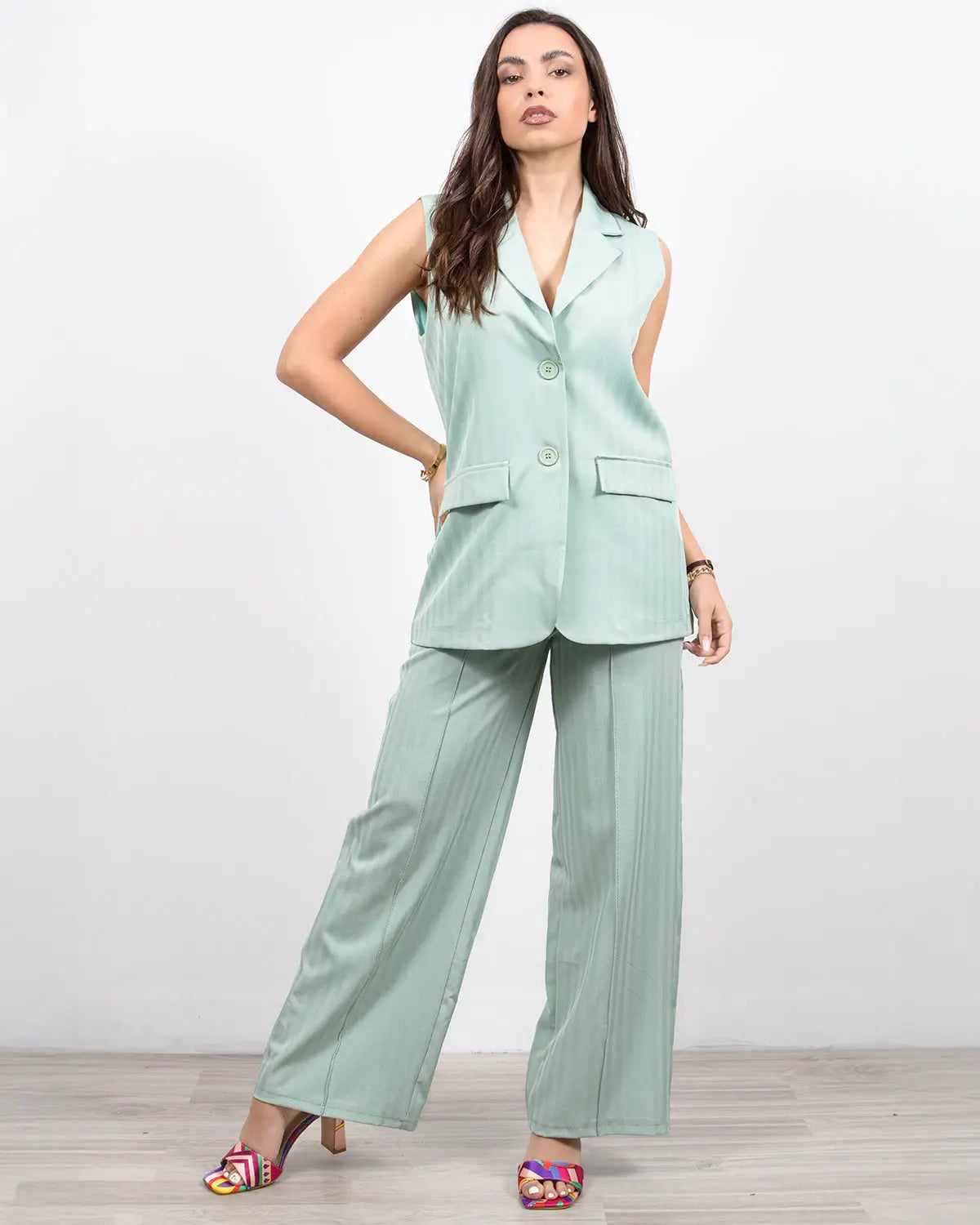 Γυναικείο σετ γιλέκο και παντελόνα σε μέντα