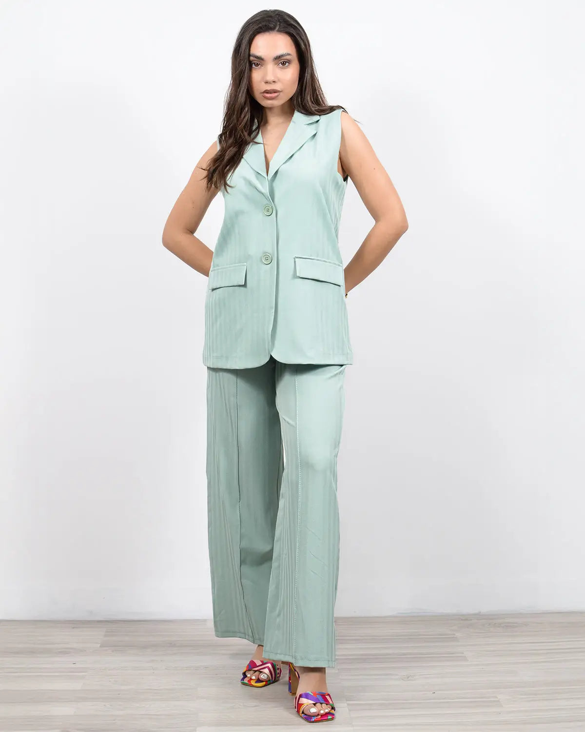 Γυναικείο σετ γιλέκο και παντελόνα σε μέντα