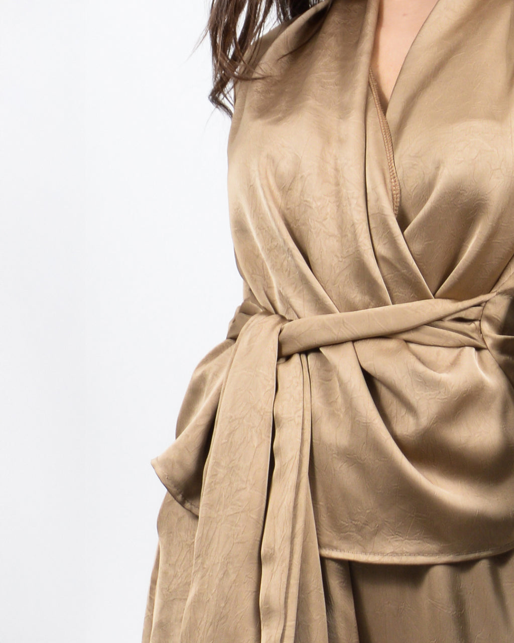 Co-ord σετ σατέν κρουαζέ σε μπεζ