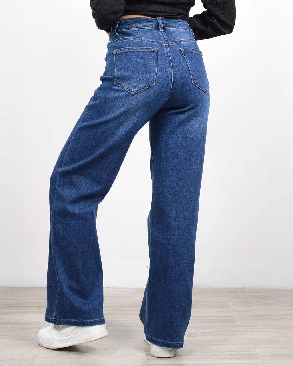 Γυναικείο τζιν wide leg ψηλόμεσο με κορδόνι, σε μεγάλα μεγάθη.