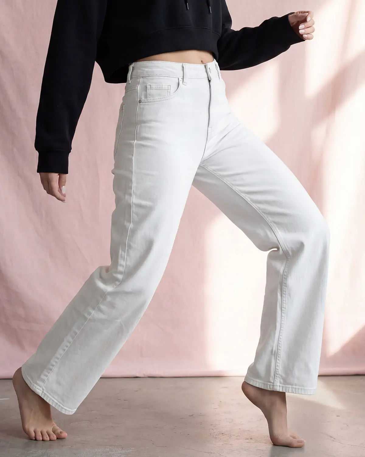 Τζιν παντελόνι wide leg σε λευκό με μαύρη ζώνη - Silla Jo - Δωρεάν Μεταφορικά